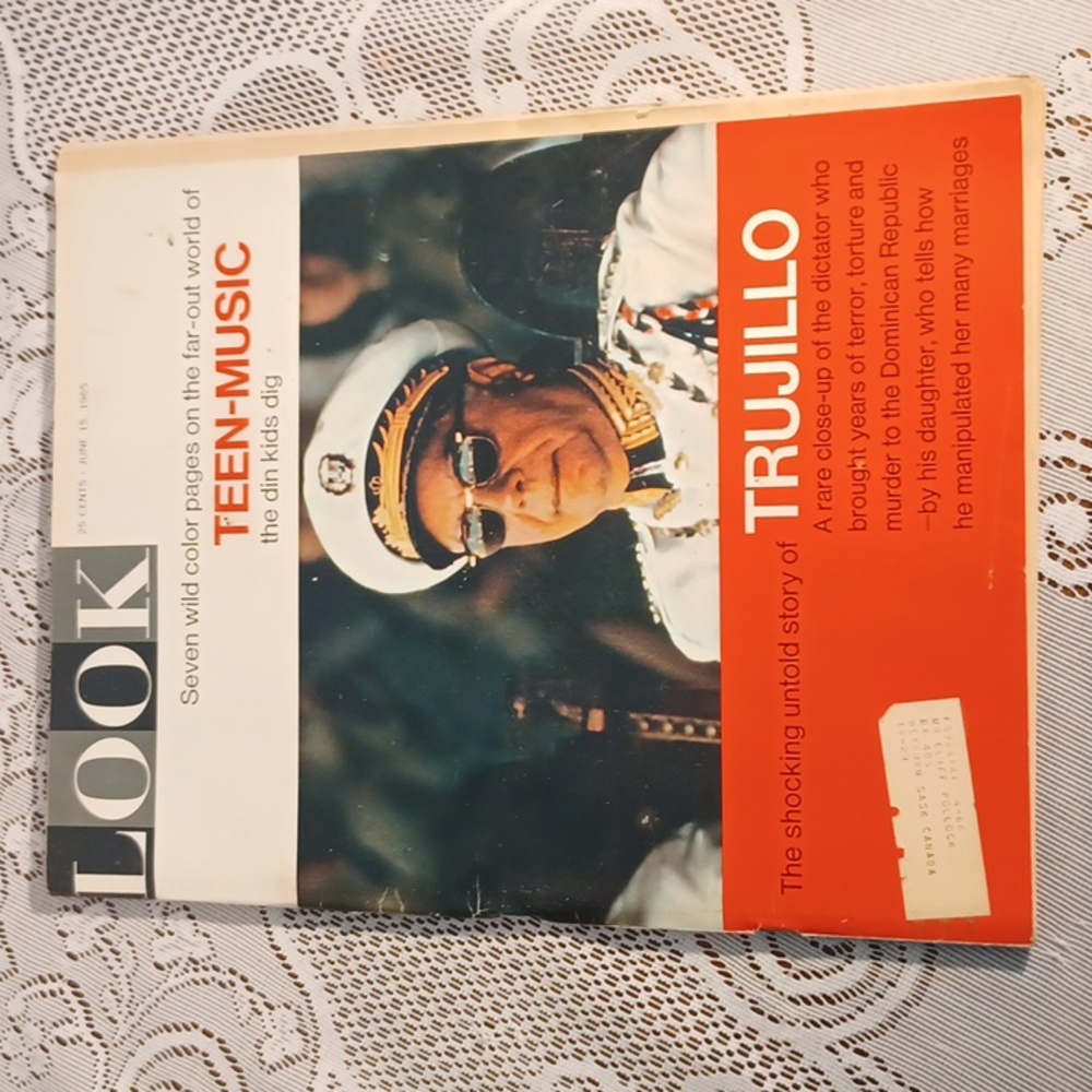 VINTAGE  1965 LOOK  magazine